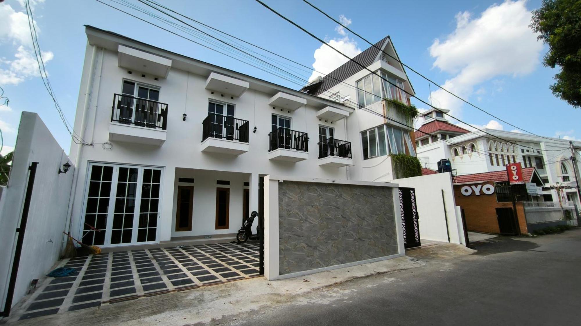 House Of Bedjo Powered By Cocotel Yogyakarta Eksteriør bilde